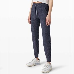 Lululemon Athletica Women's Navy Heathered Joggers